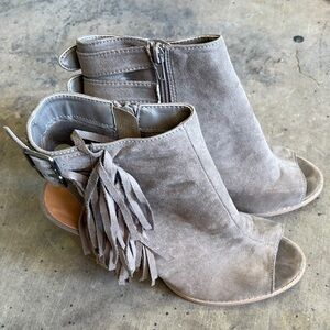 Stylish Women's Peep-Toe Fringe Booties